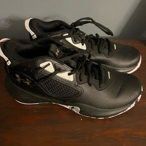 Youth Size 6 Under Armour Sneakers. Worn once. No box